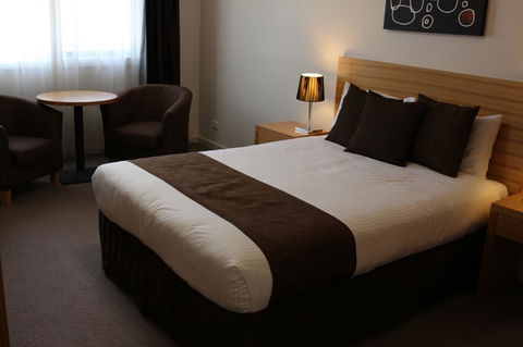 Bairnsdale International - Accommodation Gladstone 23