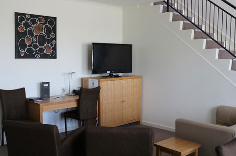 Bairnsdale International - Accommodation Gladstone 29