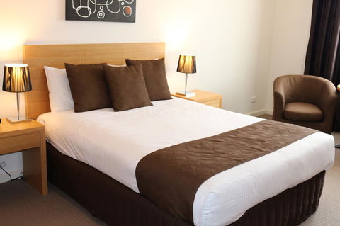 Bairnsdale International - Accommodation Gladstone 32