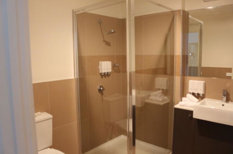 Bairnsdale International - Accommodation Gladstone 25