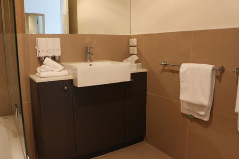 Bairnsdale International - Accommodation Gladstone 24