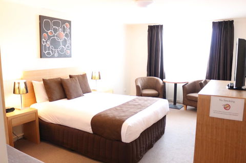 Bairnsdale International - Accommodation Gladstone 3