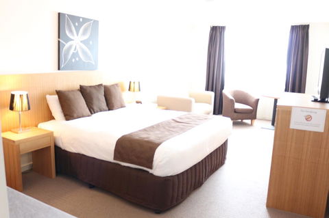 Bairnsdale International - Accommodation Gladstone 10