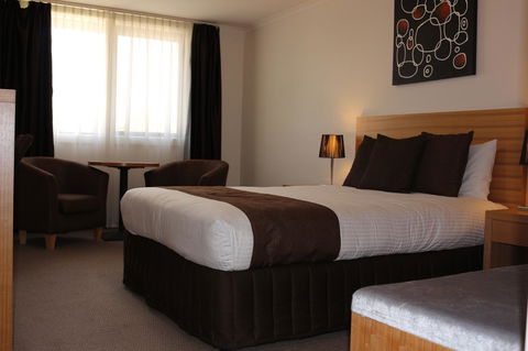 Bairnsdale International - Accommodation Gladstone 21