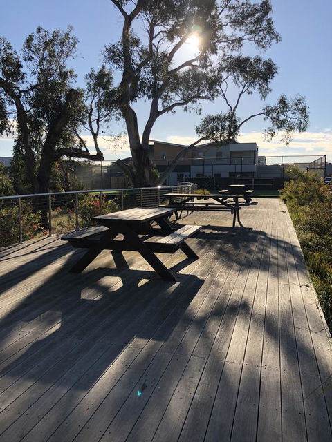 Escape On Birch - Accommodation Gladstone 21