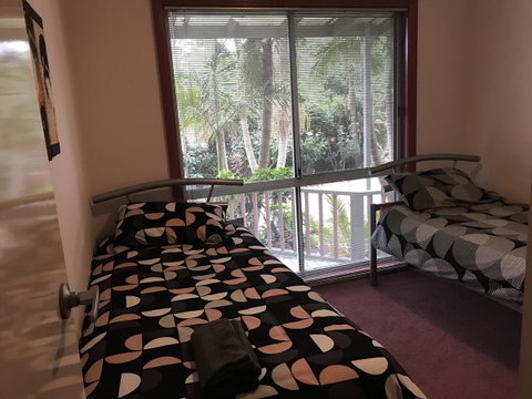 Eagle Bay Views - Accommodation Gladstone 1