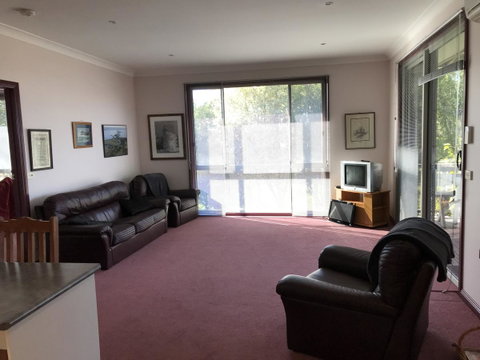 Eagle Bay Views - Accommodation Gladstone 10
