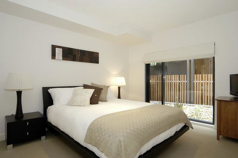 C-Scape Water Front Apartment - Accommodation Gladstone 5