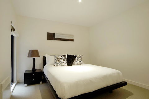 C-Scape Water Front Apartment - Accommodation Gladstone 6