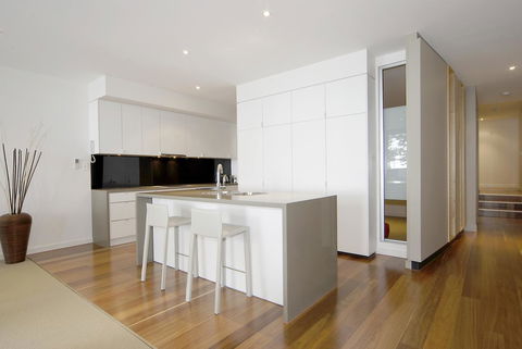 C-Scape Water Front Apartment - Accommodation Gladstone 1