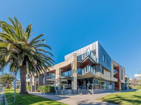 C-Scape Water Front Apartment - Accommodation Gladstone 9