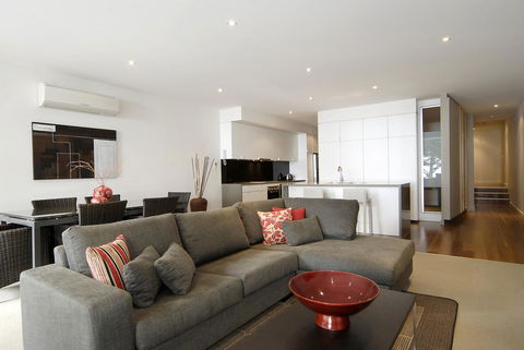 C-Scape Water Front Apartment - Accommodation Gladstone 4