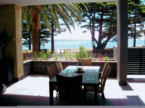 C-Scape Water Front Apartment - Accommodation Gladstone 0