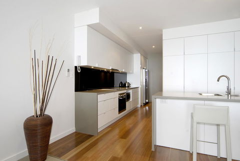 C-Scape Water Front Apartment - Accommodation Gladstone 2