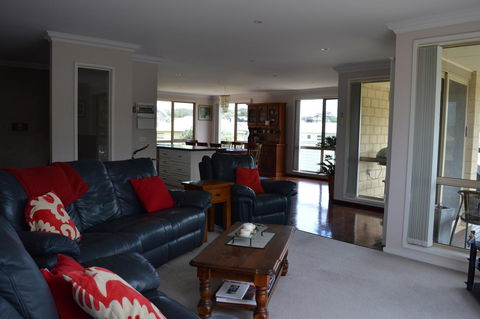Ocean View Beach House - Accommodation Gladstone 14