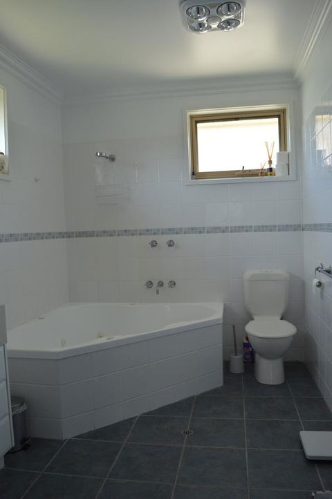 Ocean View Beach House - Accommodation Gladstone 17