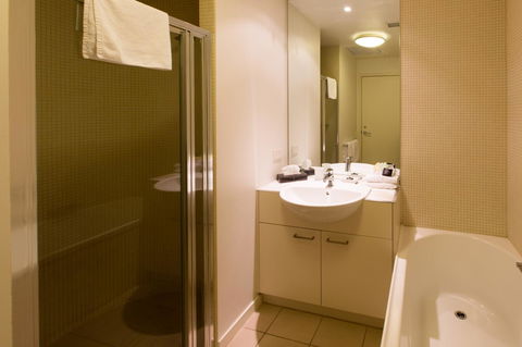 Accent Accommodation@Docklands - Accommodation Gladstone 21