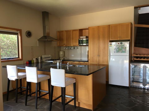 Apostle Hideaway - Central Port Campbell - Accommodation Gladstone 2