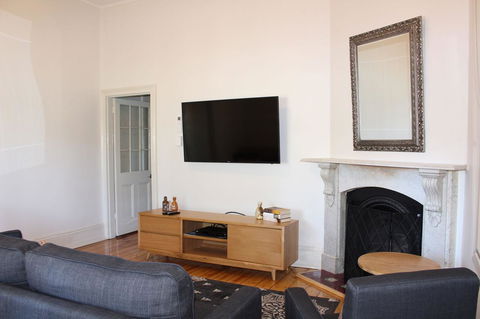 Abbey View - Accommodation Gladstone 13