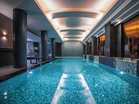 Quay West Suites Melbourne - Accommodation Gladstone 3