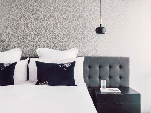 Quay West Suites Melbourne - Accommodation Gladstone 13