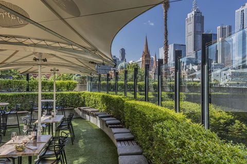 Quay West Suites Melbourne - Accommodation Gladstone 5