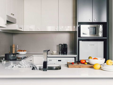 Quay West Suites Melbourne - Accommodation Gladstone 43