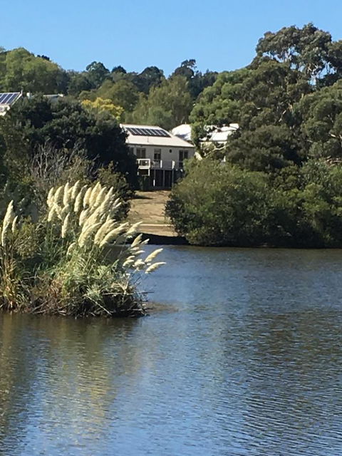 Lakeside Conti Villas - Accommodation Gladstone 0