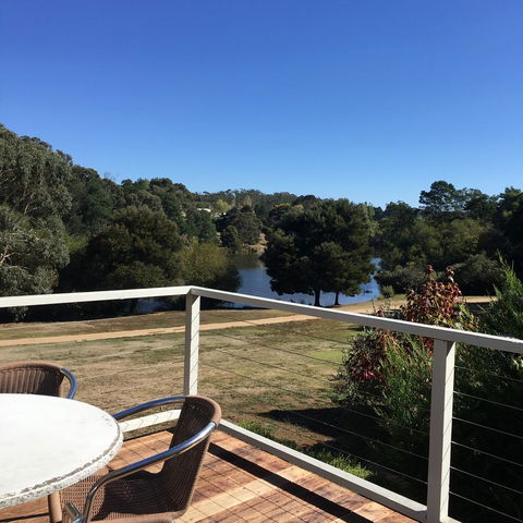 Lakeside Conti Villas - Accommodation Gladstone 2