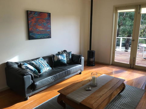 Lakeside Conti Villas - Accommodation Gladstone 1