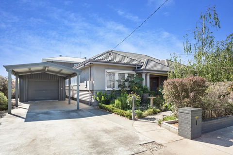 HogmortHomes Neale Street - Accommodation Gladstone 0