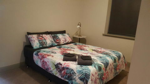 HogmortHomes Neale Street - Accommodation Gladstone 3