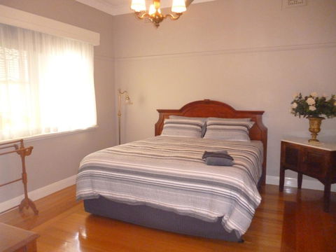 HogmortHomes Neale Street - Accommodation Gladstone 2