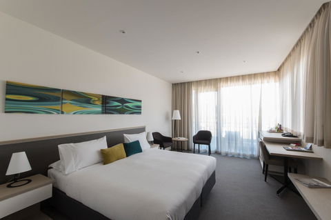 Quarters At Flinders Hotel - Accommodation Gladstone 2