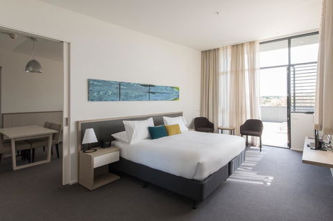 Quarters At Flinders Hotel - Accommodation Gladstone 3