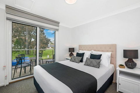 Apartments 521 - Accommodation Gladstone 4