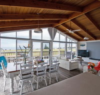 Stunning Waterfront only 10 minutes to Phillip Island - Pet Friendly - Accommodation Gladstone