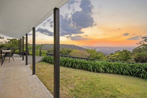 The Bird House - Accommodation Gladstone 0
