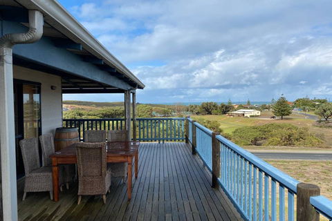 The Birds Nest - Accommodation Gladstone 2