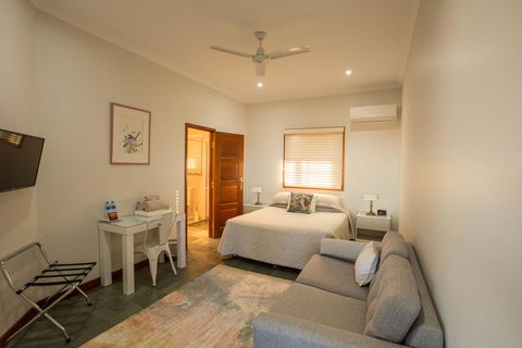 The Block Vista B&B - Accommodation Gladstone 3