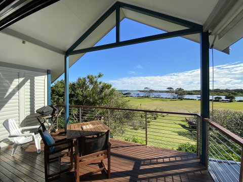The Boathouse - Accommodation Gladstone 3