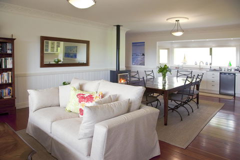 The Bryn At Tilba - Accommodation Gladstone 2