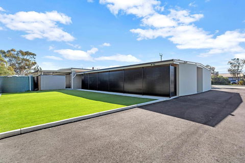 The Bunkhouse - Accommodation Gladstone 1