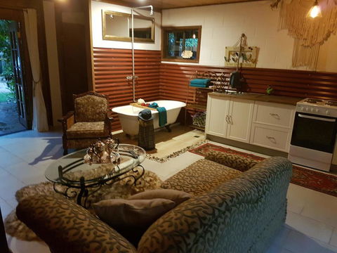 The Cabin - Accommodation Gladstone 1