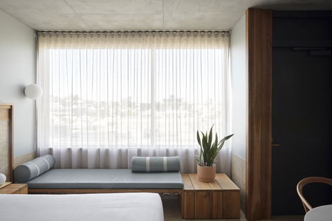 The Calile Hotel - Accommodation Gladstone 2