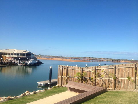 The Carnarvon Luxury Canal Home - Accommodation Gladstone 2