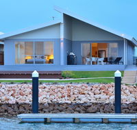 The Carnarvon Luxury Canal Home - Accommodation Gladstone