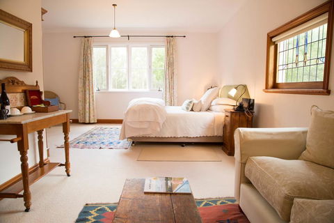 The Carriages Boutique Hotel And Vineyard - Accommodation Gladstone 1