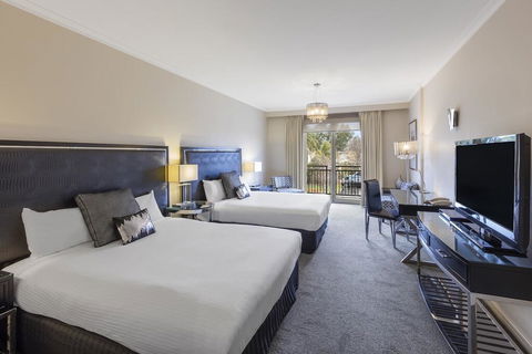 The Carrington Hotel - Accommodation Gladstone 1