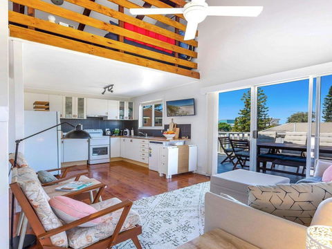 The Chalet At Callala Beach - Beach House Character - Accommodation Gladstone 0